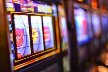 Buffalo King slot game interface on duta 76 showing five reels and payline display