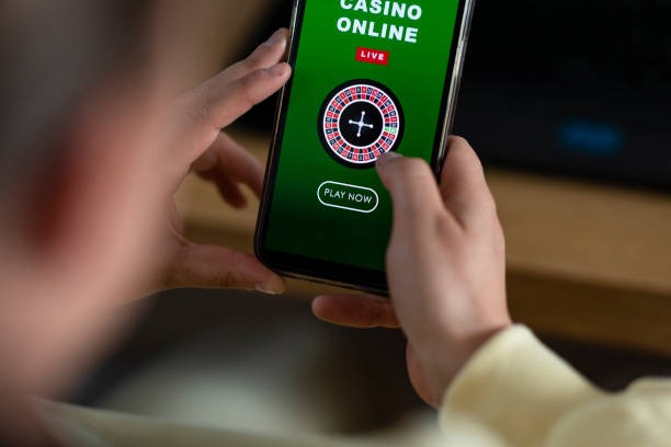 Close-up of dealer hands at a Teen Patti table on duta 76